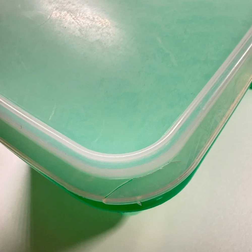 TUPPERWARE Vintage Jadeite Green Vegetable Crisper 784-1 Rectangular Lid Grid